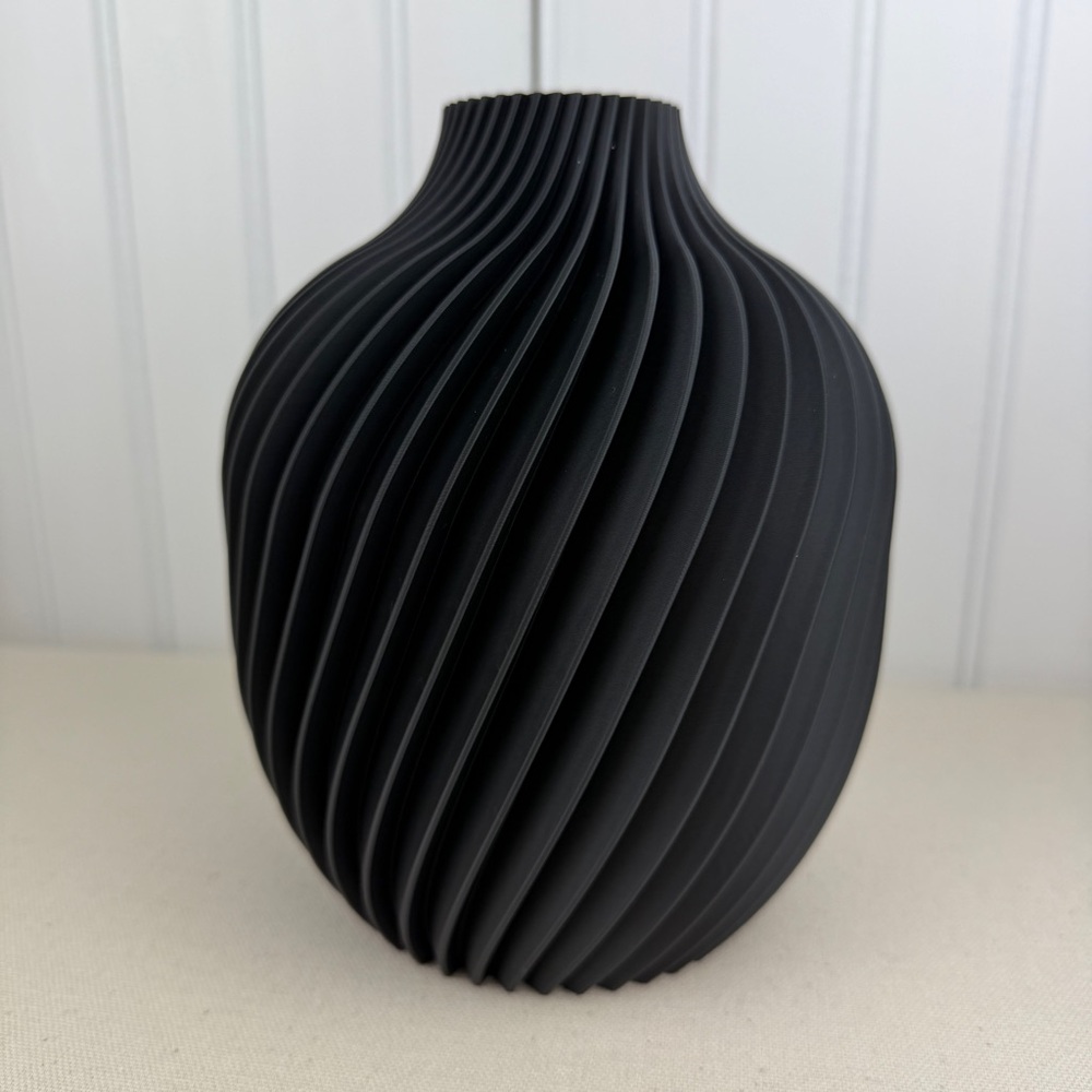 Unique Spiral Modern Flower Vase, The Kivan Vase, Plant Lover - Picture 3 of 8